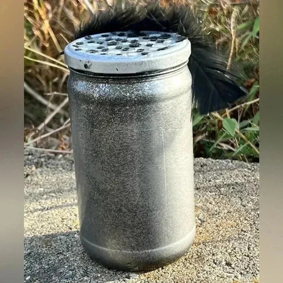 NEW “PLUCKED EYE OF NEWT” Halloween Apothecary/Potion Jar/Bottle with feather - Picture 5 of 10